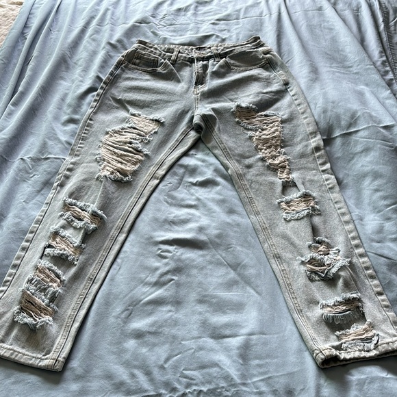Super Baggy - Extra Distressed Light Wash Jeans - BUNDLE AND MAKE OFFER - Picture 2 of 4